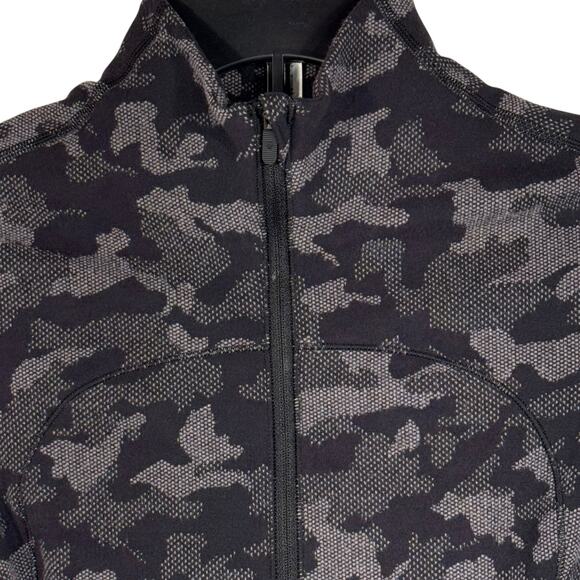 Lululemon SZ 4 Run Briskley 1/2 Zip Jacket Camo Long Sleeve Stretch Zip Pocket - Picture 4 of 11
